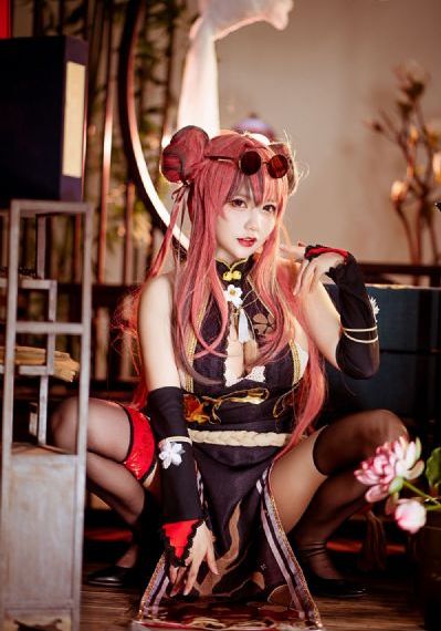 欧美女生半裸手机壁纸_1080高清完整版